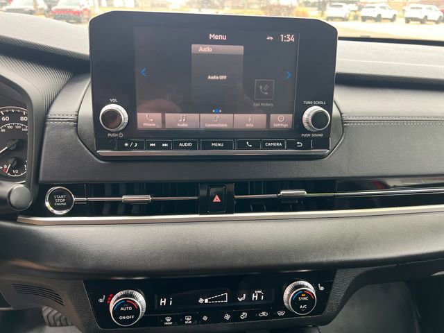 Used 2023 Mitsubishi Outlander SE image 17