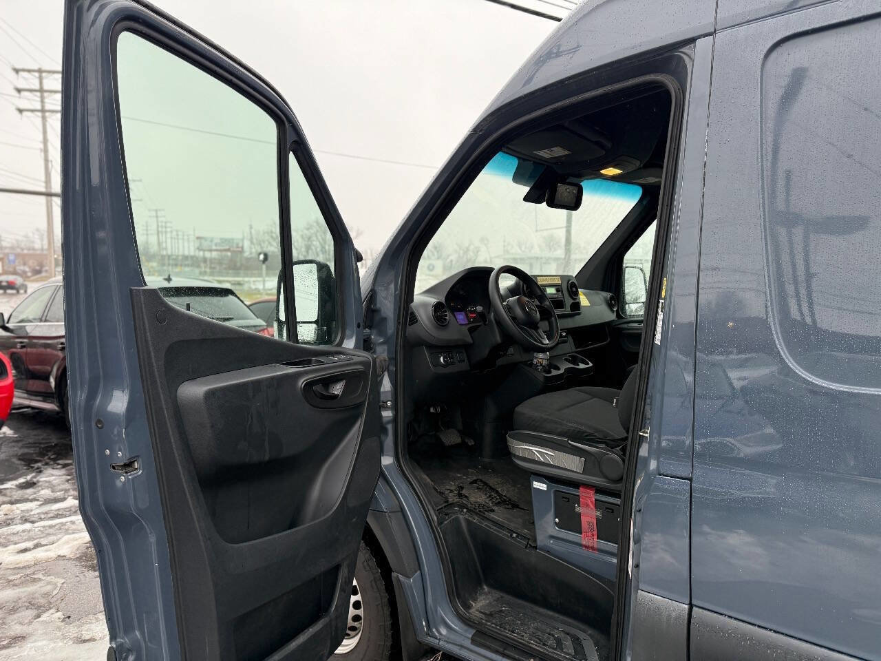 Used 2019 Mercedes-Benz Sprinter 144 image 11