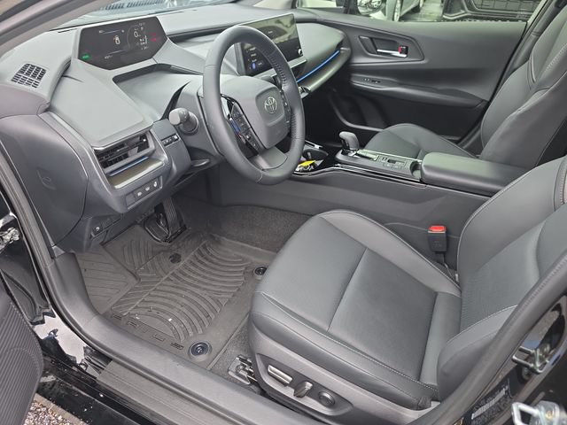 Used 2025 Toyota Prius FWD image 10