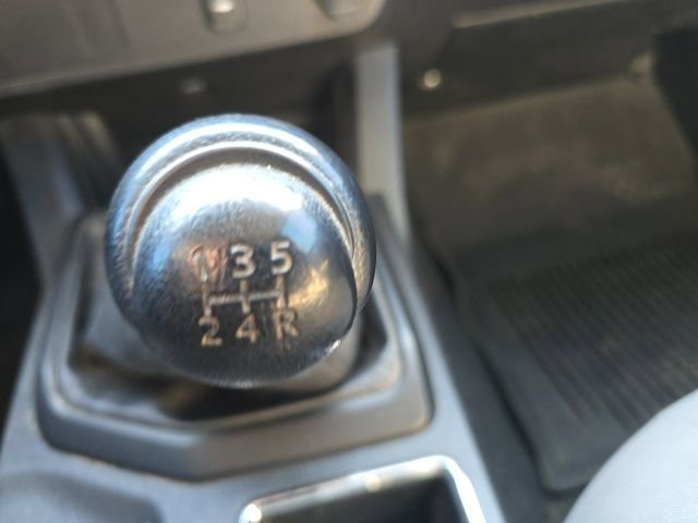Used 2017 Toyota Tacoma SR AWD/4WD image 6