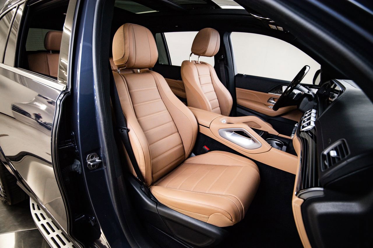 Used 2024 Mercedes-Benz GLS 580 4MATIC image 29