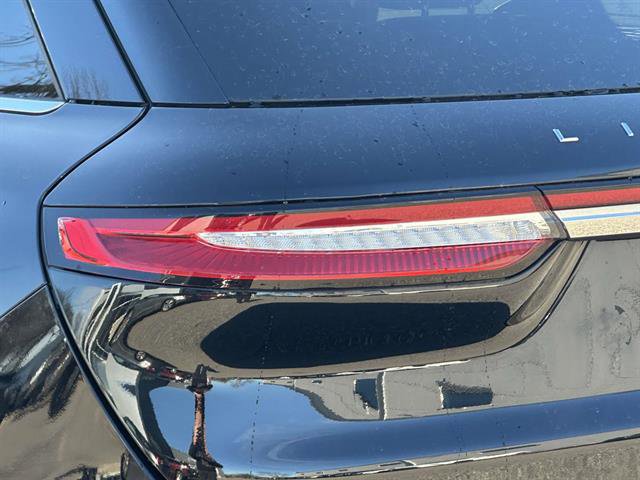 Certified 2022 Lincoln Corsair Reserve w/ Equipment Group 201A image 9