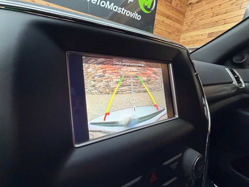 Used 2018 Jeep Grand Cherokee Laredo image 21