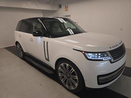 Used 2024 Land Rover Range Rover SE image 1