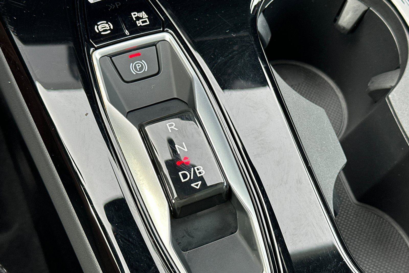 Used 2025 Audi A6 e-tron Premium Plus w/ Premium Plus image 21