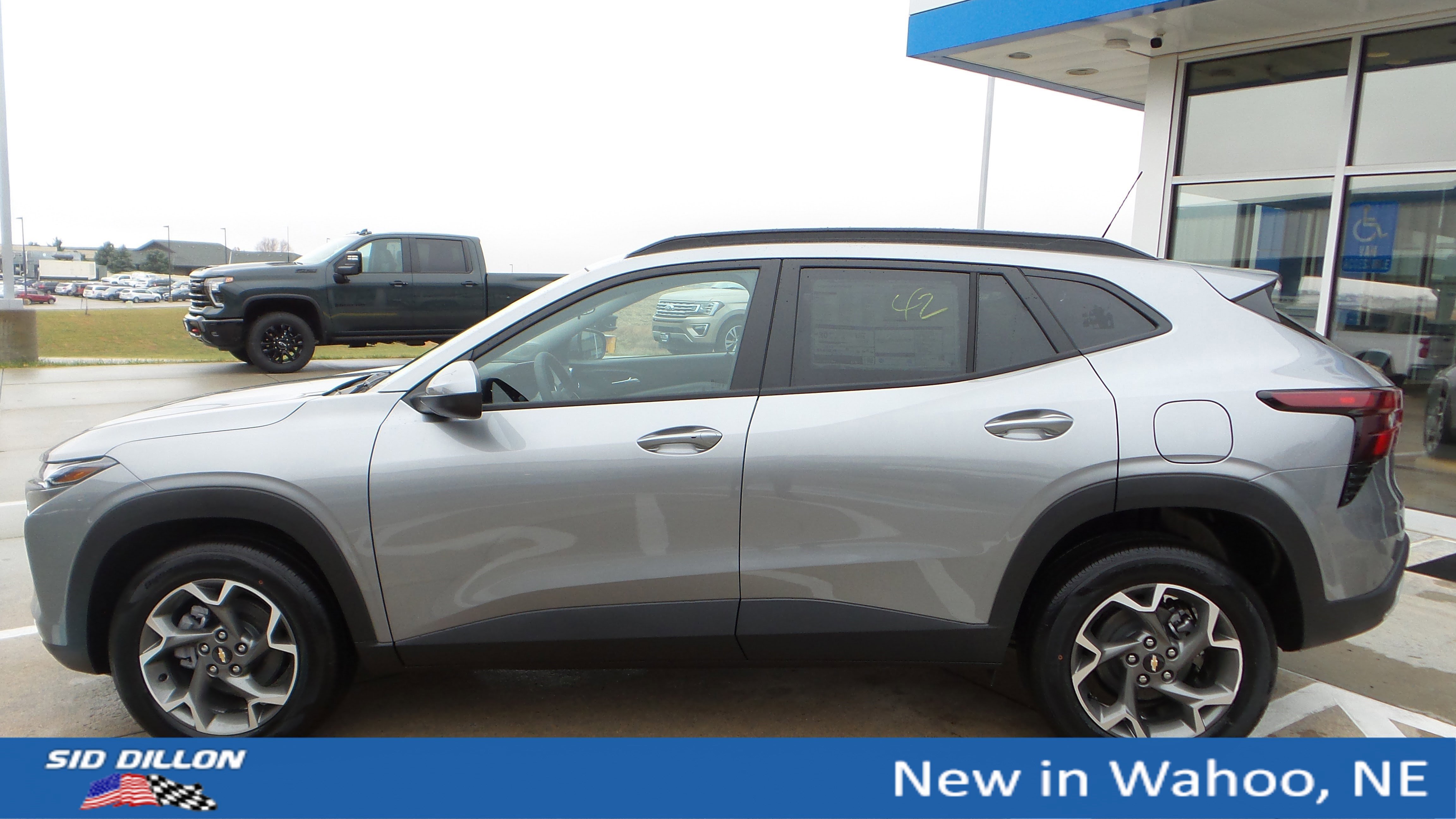 New 2026 Chevrolet Trax LT w/ Driver Confidence Package image 2