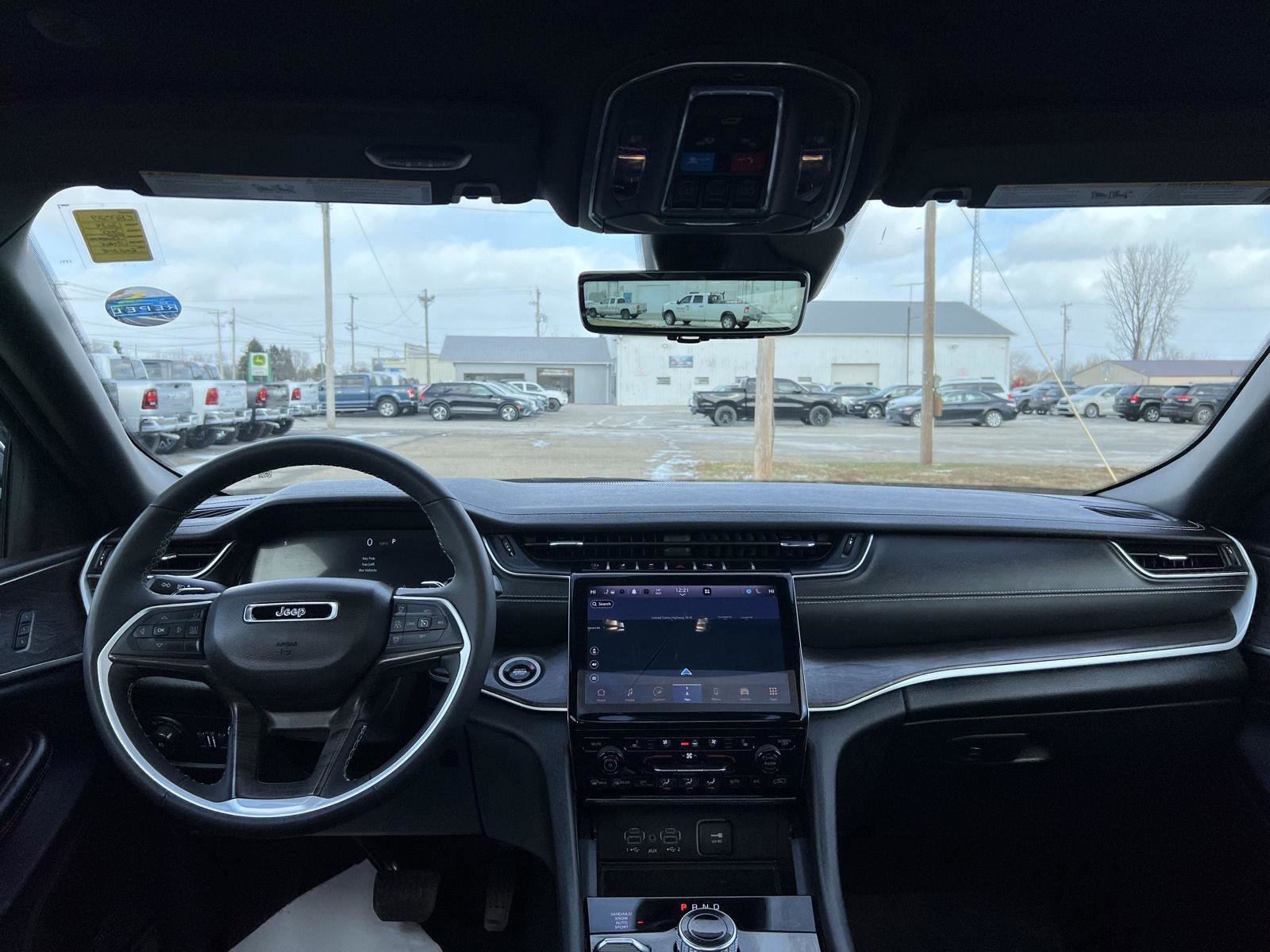 Used 2024 Jeep Grand Cherokee L Limited w/ Luxury Tech Group II image 32