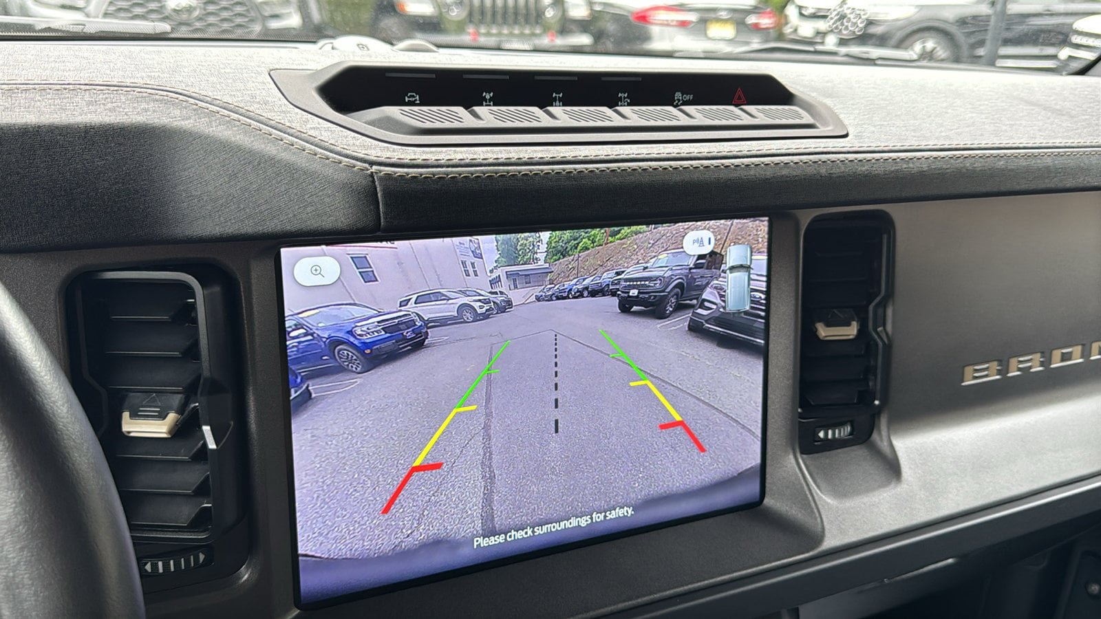 Certified 2025 Ford Bronco Badlands AWD/4WD image 33