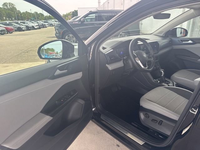 Used 2024 Volkswagen Taos SE AWD/4WD image 5