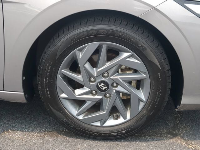 Used 2024 Hyundai Elantra SEL FWD image 10