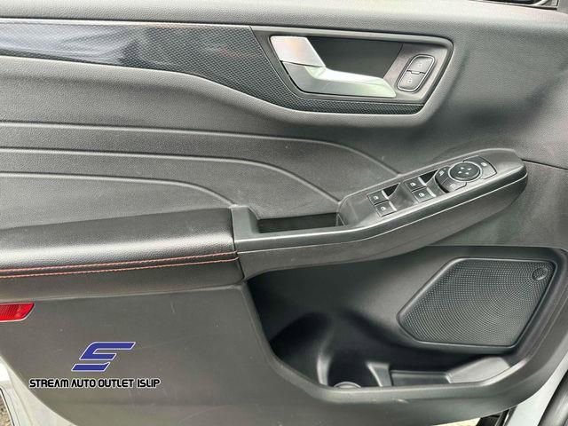 Used 2024 Ford Escape ST-Line image 17