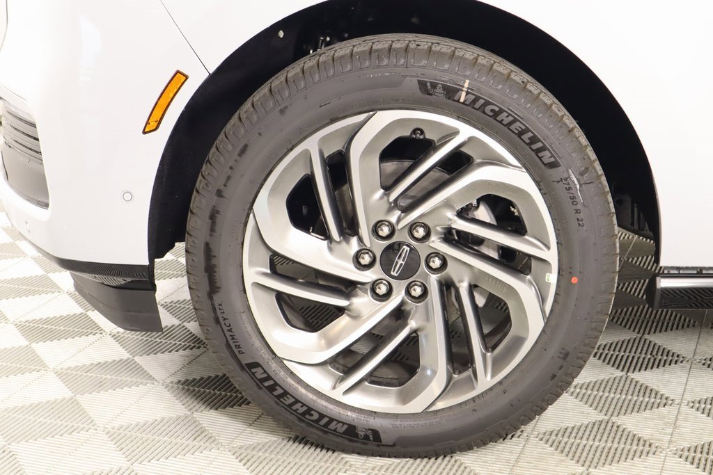 New 2025 Lincoln Navigator Reserve image 19