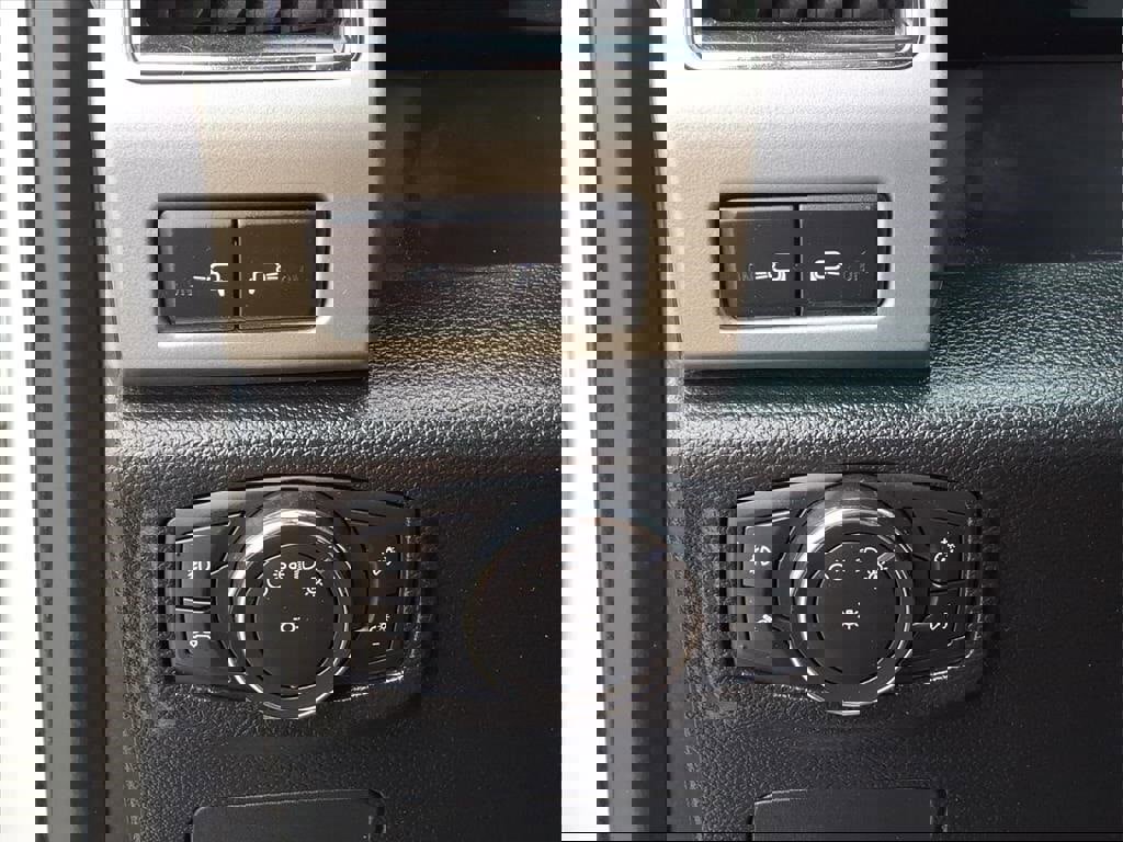 Used 2017 Ford F150 Lariat w/ Equipment Group 501A Mid image 17