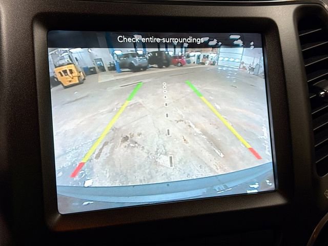 Used 2021 Jeep Cherokee Trailhawk w/ Comfort/Convenience Group image 15