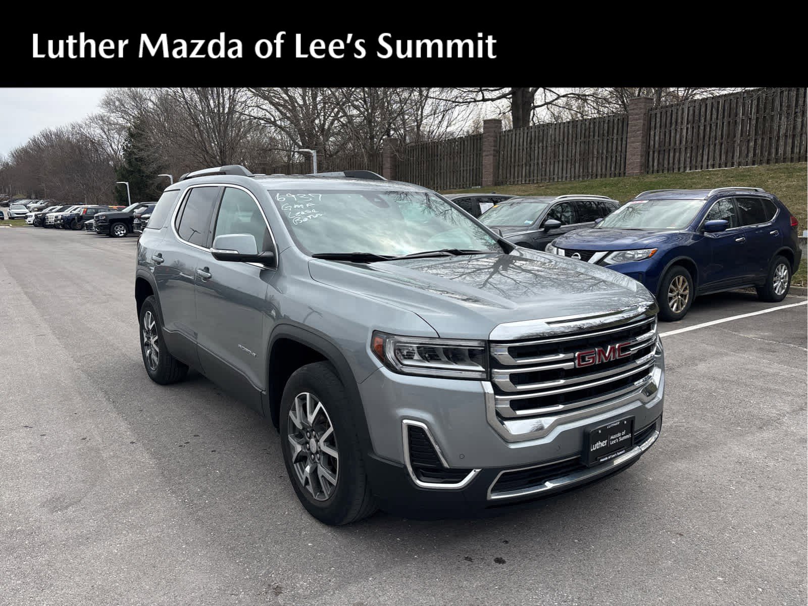 Used 2023 GMC Acadia SLE w/ Driver Convenience Package image 1