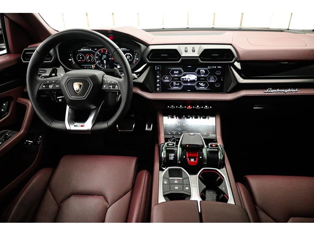 Used 2025 Lamborghini Urus SE image 47