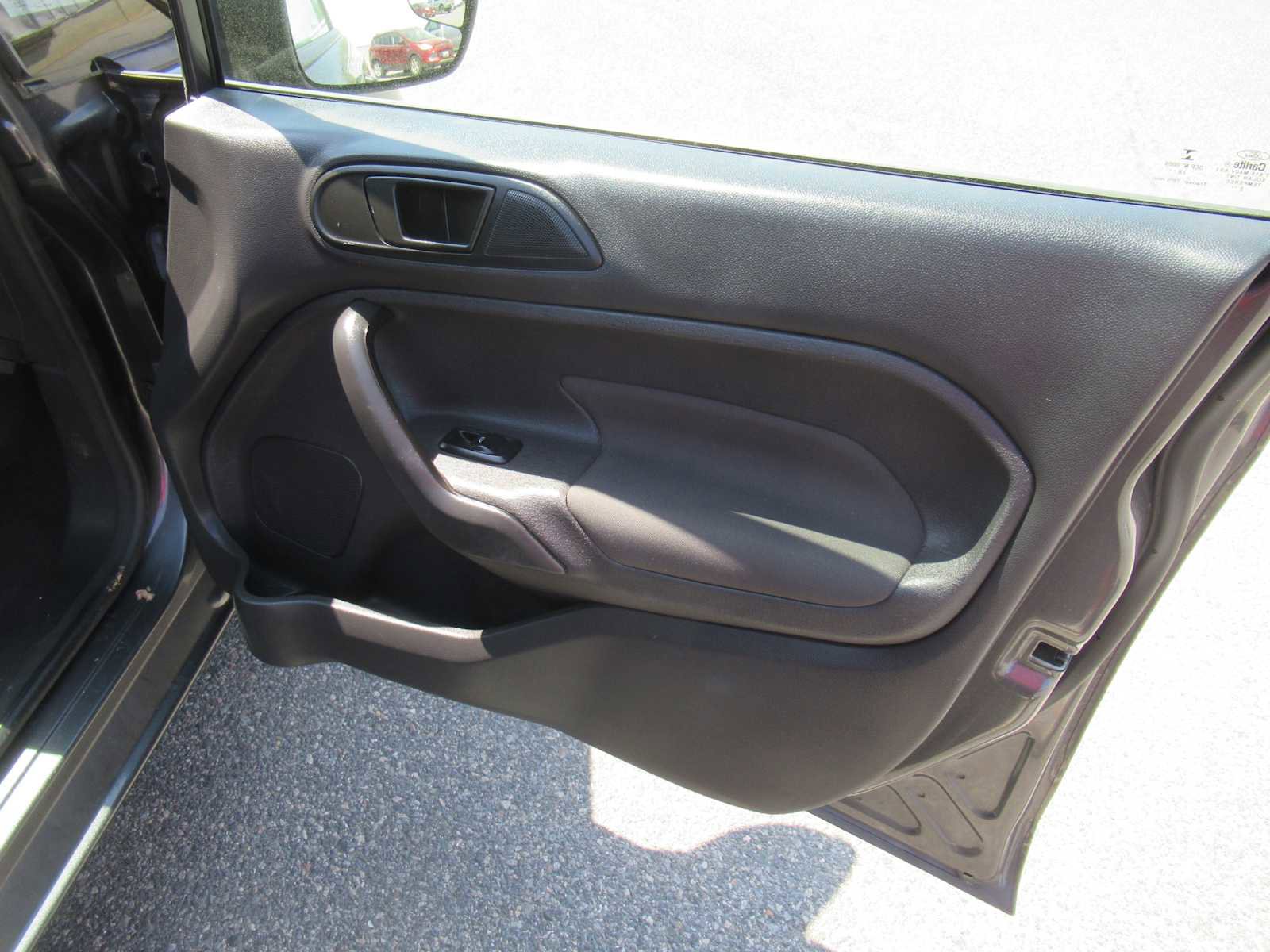 Used 2019 Ford Fiesta SE image 14
