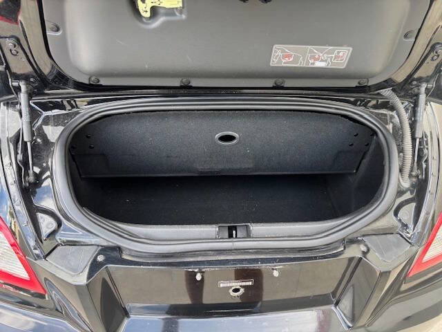 Used 2005 Chrysler Crossfire Limited image 17