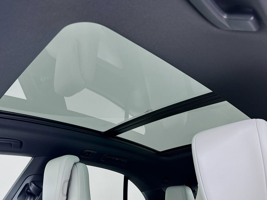 New 2026 Porsche Macan Electric image 23