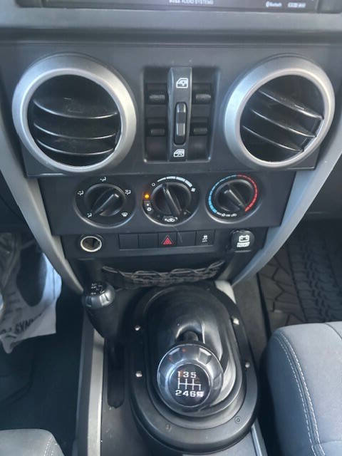 Used 2010 Jeep Wrangler Unlimited Sport AWD/4WD image 7