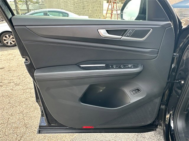 Certified 2025 Volkswagen Atlas Cross Sport SEL image 10