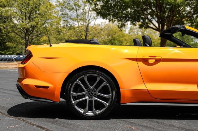 Used 2018 Ford Mustang GT Premium w/ Equipment Group 401A RWD image 9