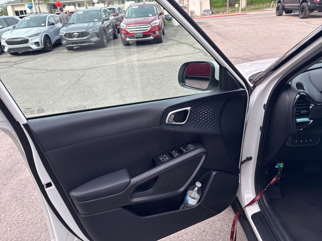 Used 2024 Kia Soul EX image 6