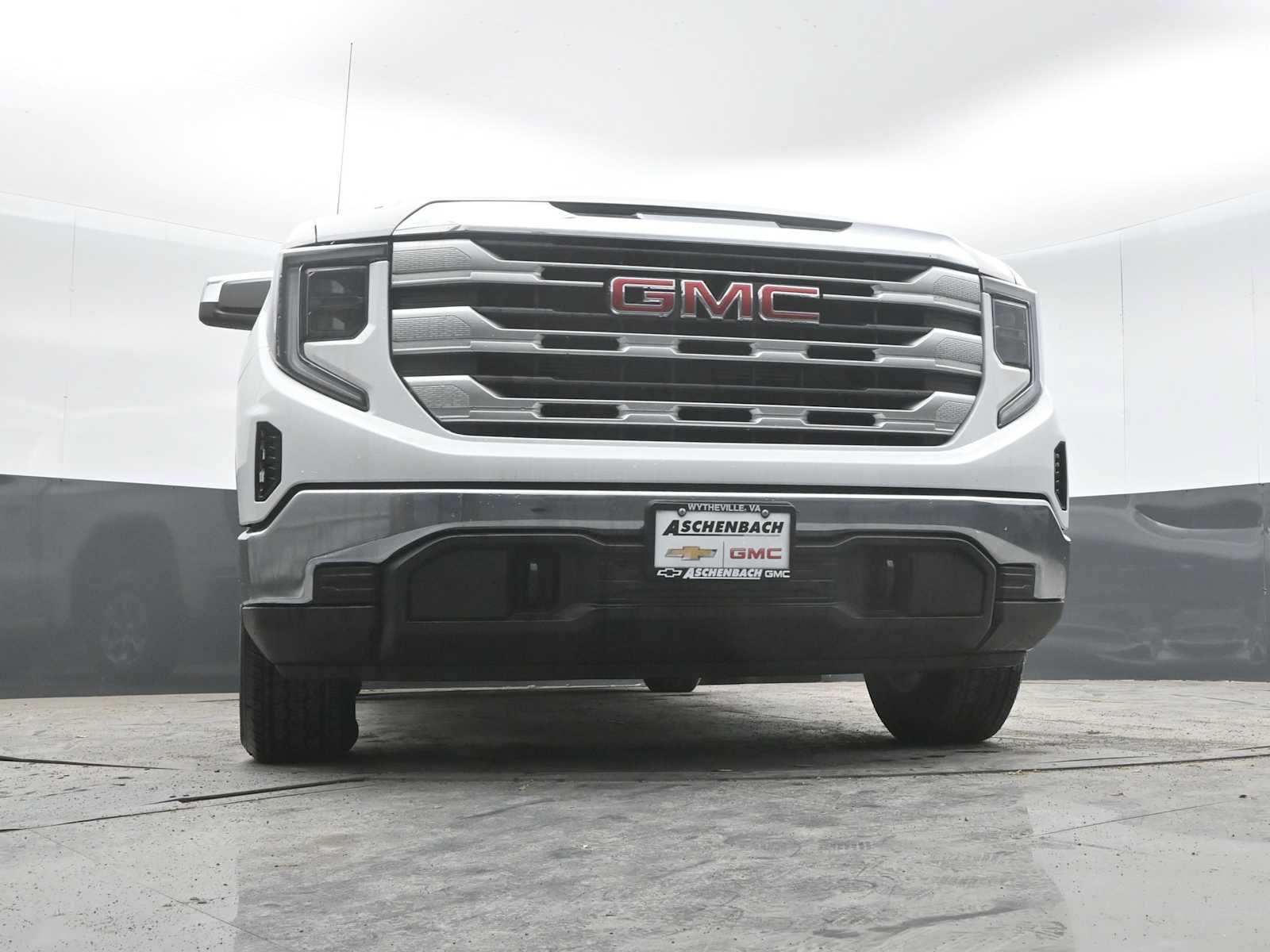 New 2026 GMC Sierra 1500 SLE w/ Preferred Package AWD/4WD image 41