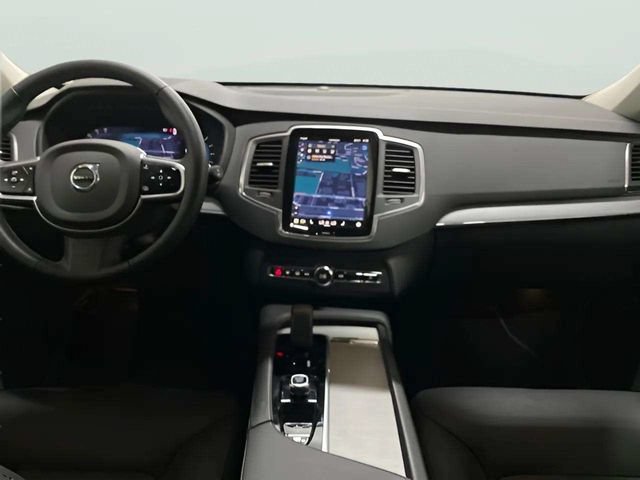 Used 2025 Volvo XC90 B5 Core AWD/4WD image 14