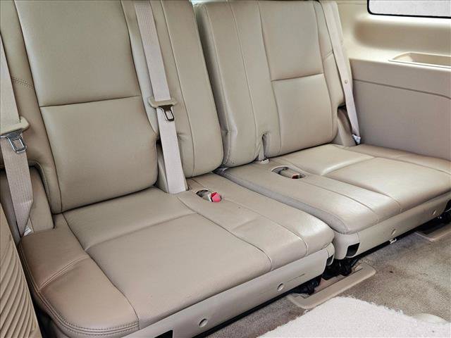 Used 2011 Cadillac Escalade Luxury RWD image 20