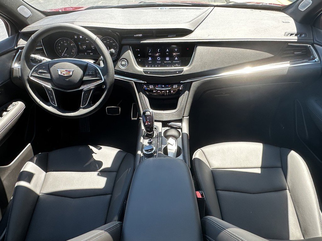 New 2026 Cadillac XT5 Sportv w/ LPO, Floor Liner Package AWD/4WD image 10