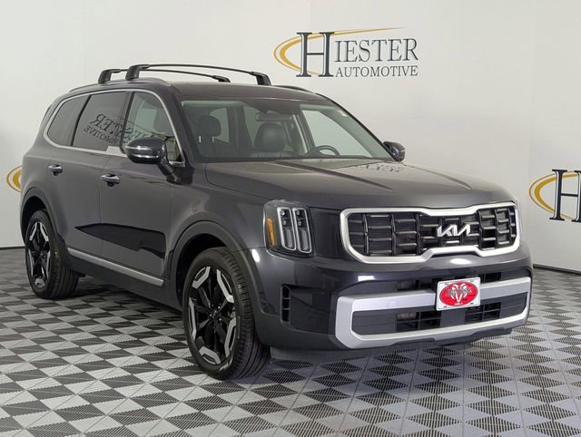 Used 2025 Kia Telluride S AWD/4WD image 2