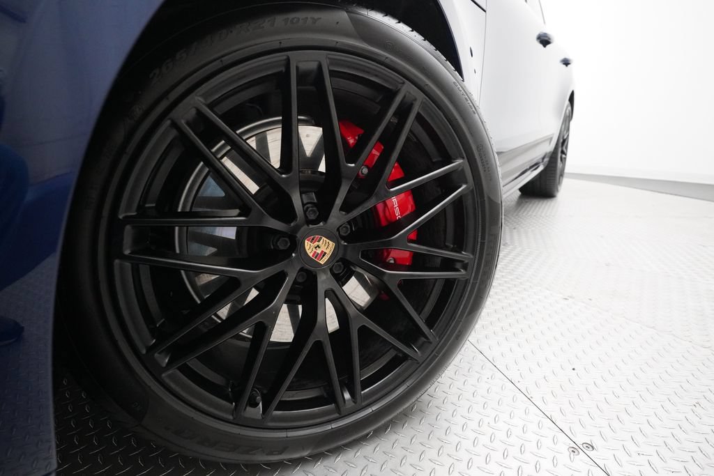 Certified 2022 Porsche Macan GTS w/ Premium Package Plus AWD/4WD image 32