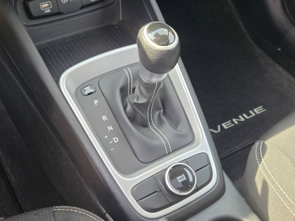 Used 2023 Hyundai Venue SEL image 35
