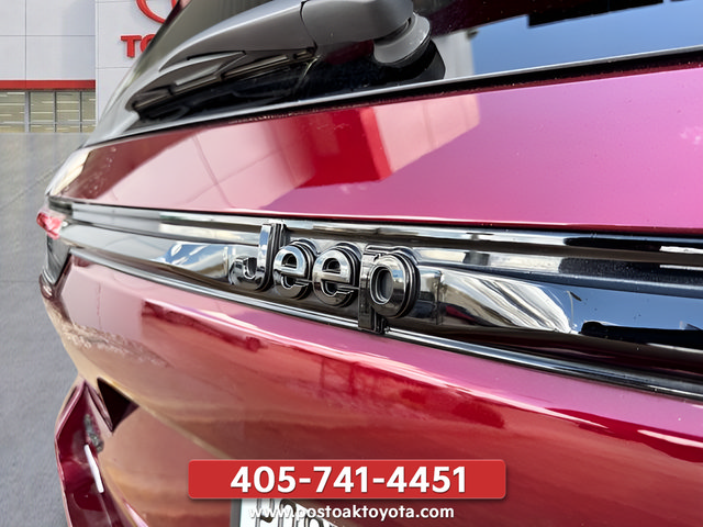 Used 2025 Jeep Grand Cherokee Limited w/ Black Appearance Package AWD/4WD image 45