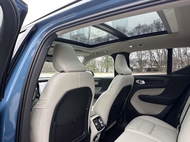 Used 2023 Volvo XC40 B5 Plus w/ Driver Assist Package image 22