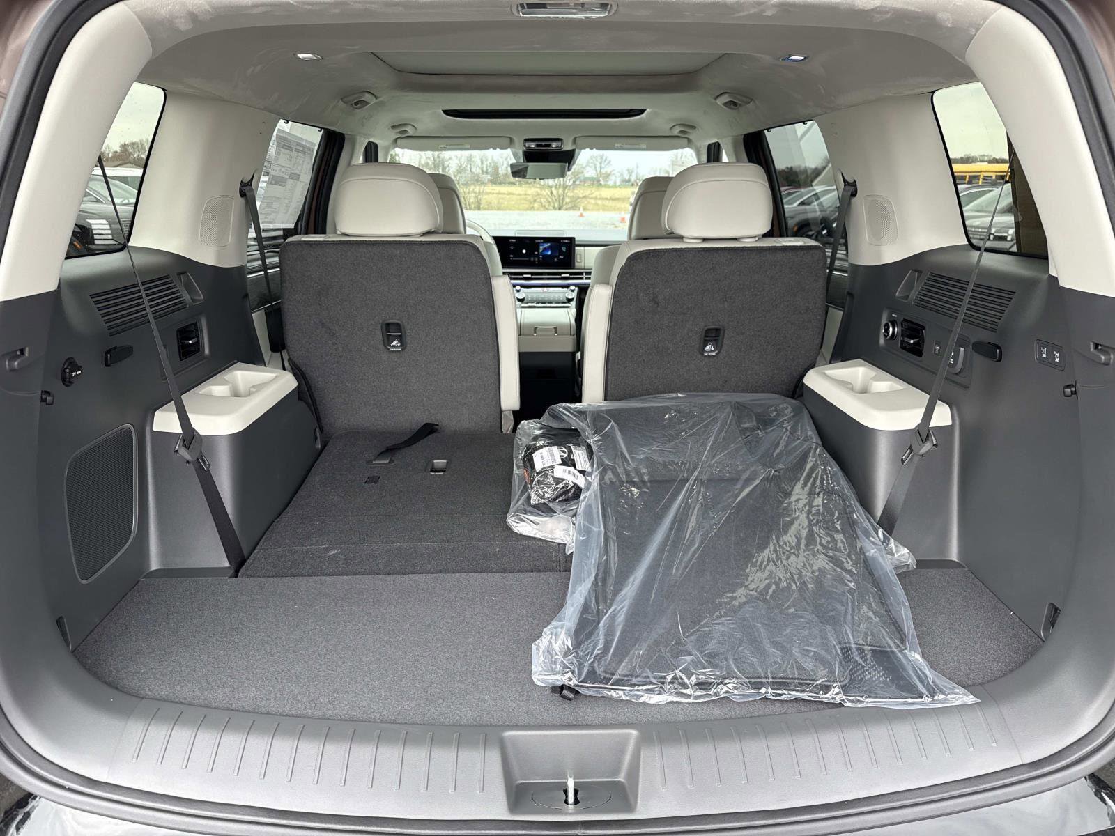 New 2026 Hyundai Santa Fe Calligraphy AWD/4WD image 12