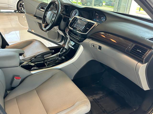 Used 2017 Honda Accord EX-L image 27