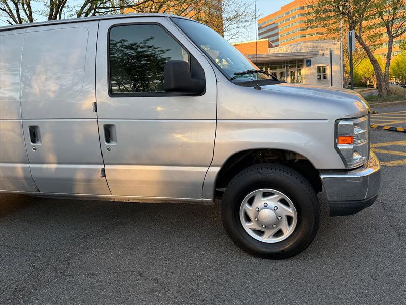 Used 2014 Ford E-250 and Econoline 250 Extended w/ Power Group image 5