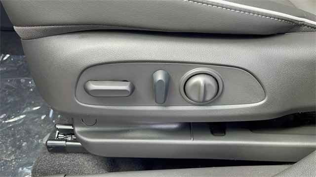 Used 2024 Buick Encore GX Avenir w/ Avenir Convenience Package image 21