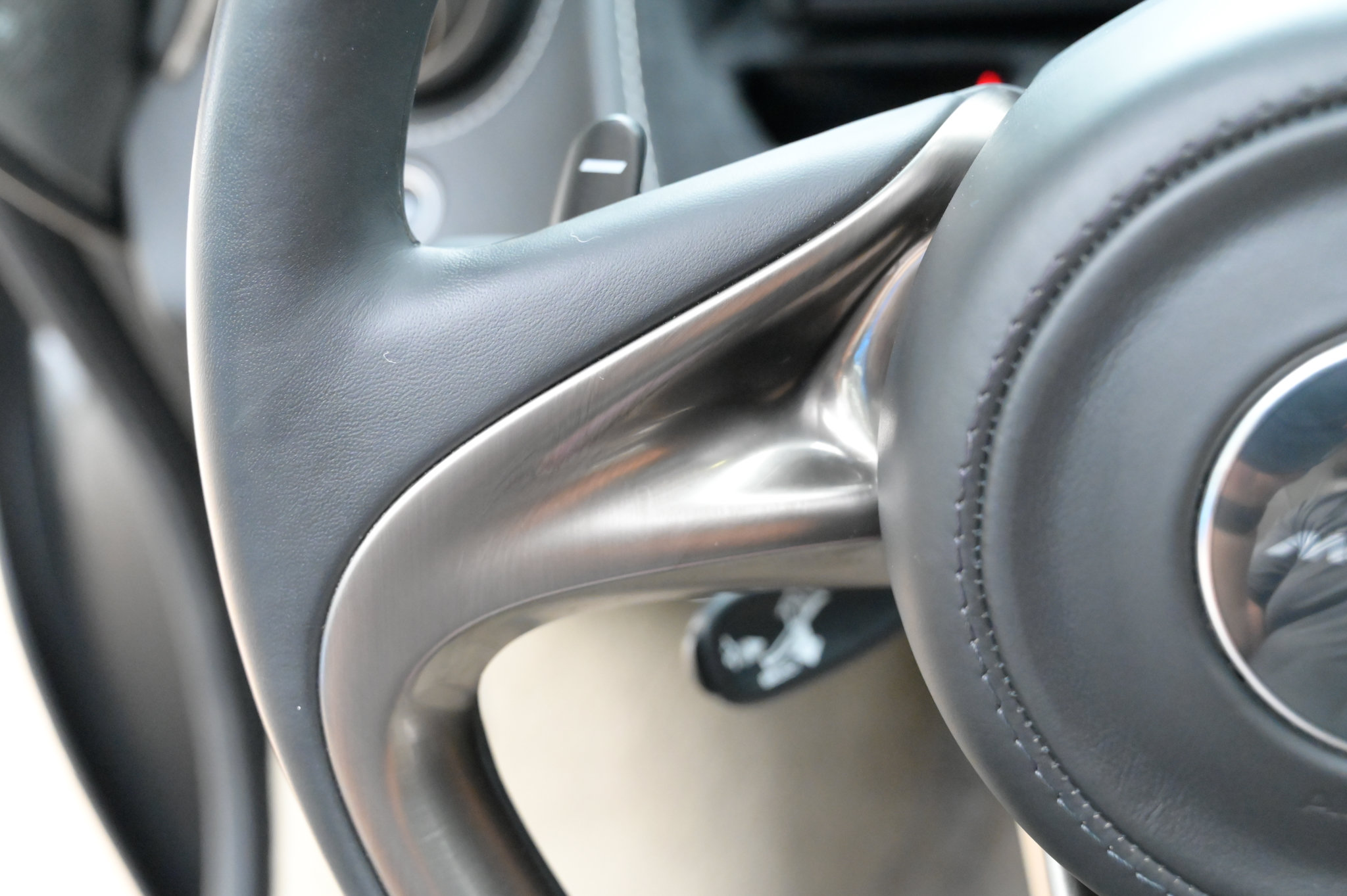 Used 2018 McLaren 720S Luxury RWD image 24
