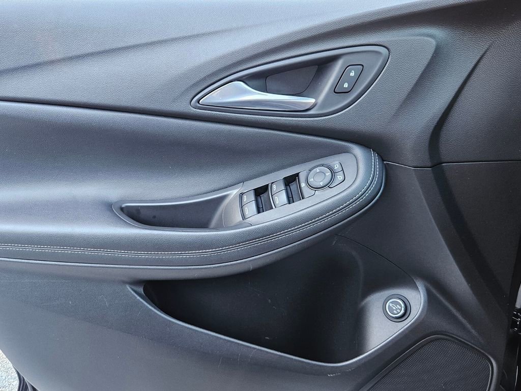 Used 2021 Buick Encore GX Select image 34