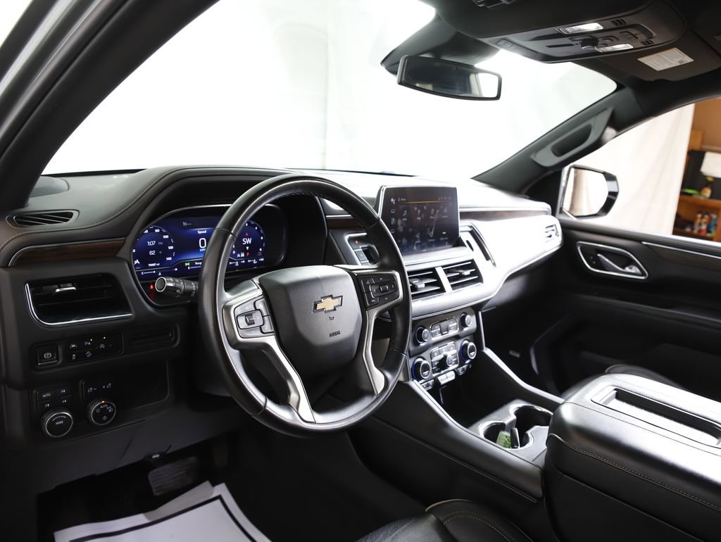 Used 2023 Chevrolet Suburban Premier image 13