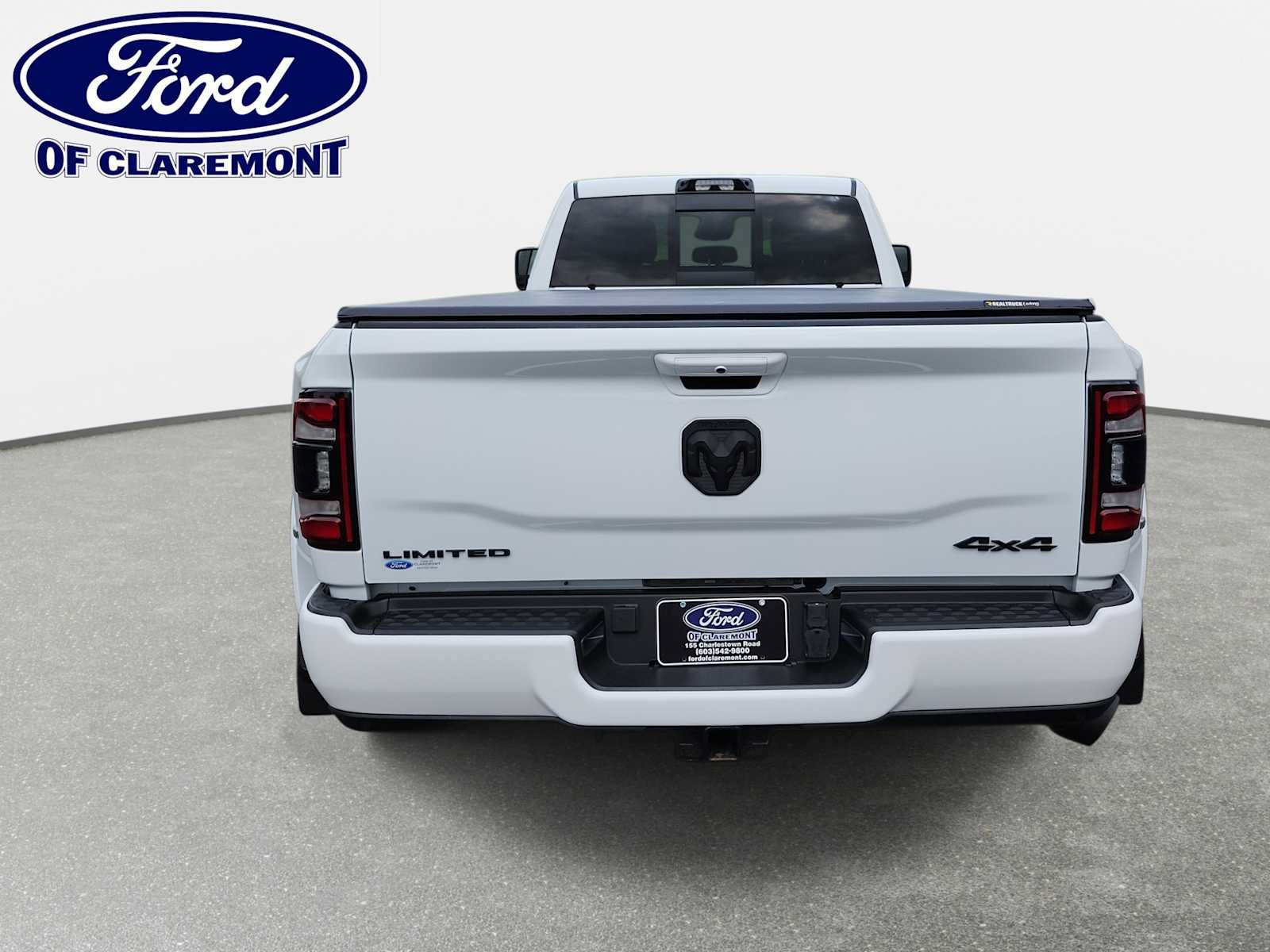 Used 2024 RAM 3500 Limited w/ Night Edition AWD/4WD image 17