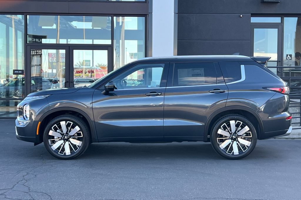 New 2026 Mitsubishi Outlander SEL FWD image 8