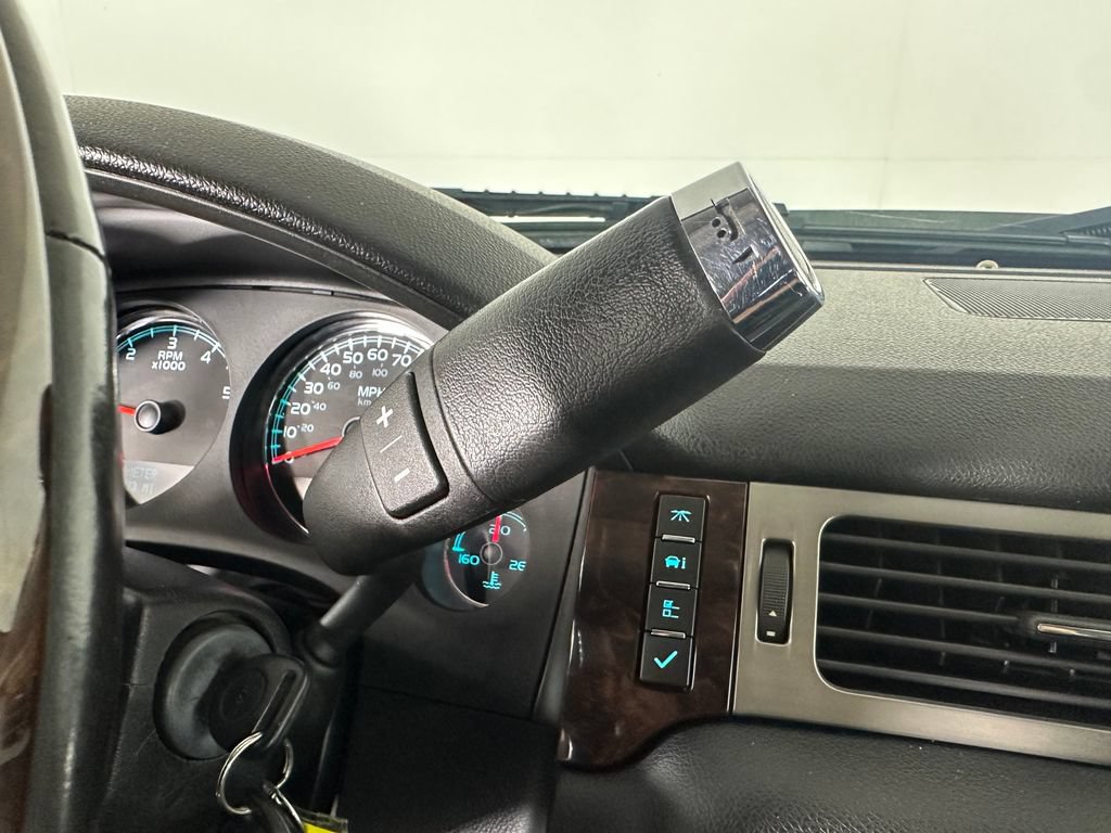 Used 2013 GMC Sierra 2500 Denali w/ Suspension Package, Off-Road AWD/4WD image 16