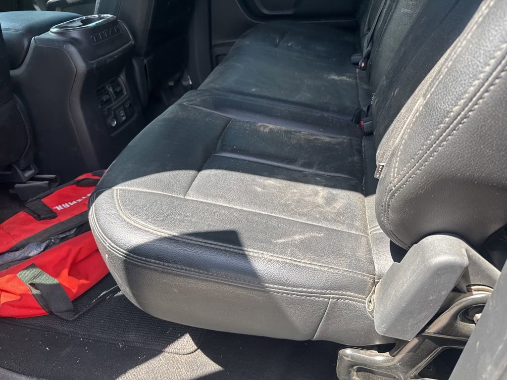 Used 2019 Nissan Titan SV w/ SV Convenience Package image 13