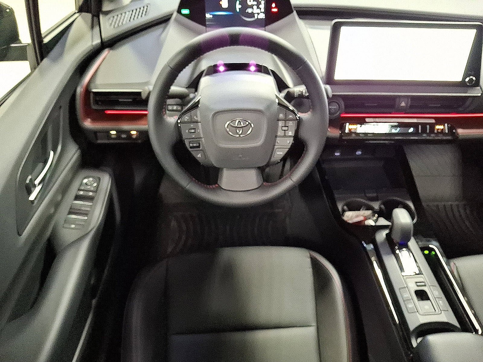 New 2026 Toyota Prius Plug-In Hybrid FWD image 8