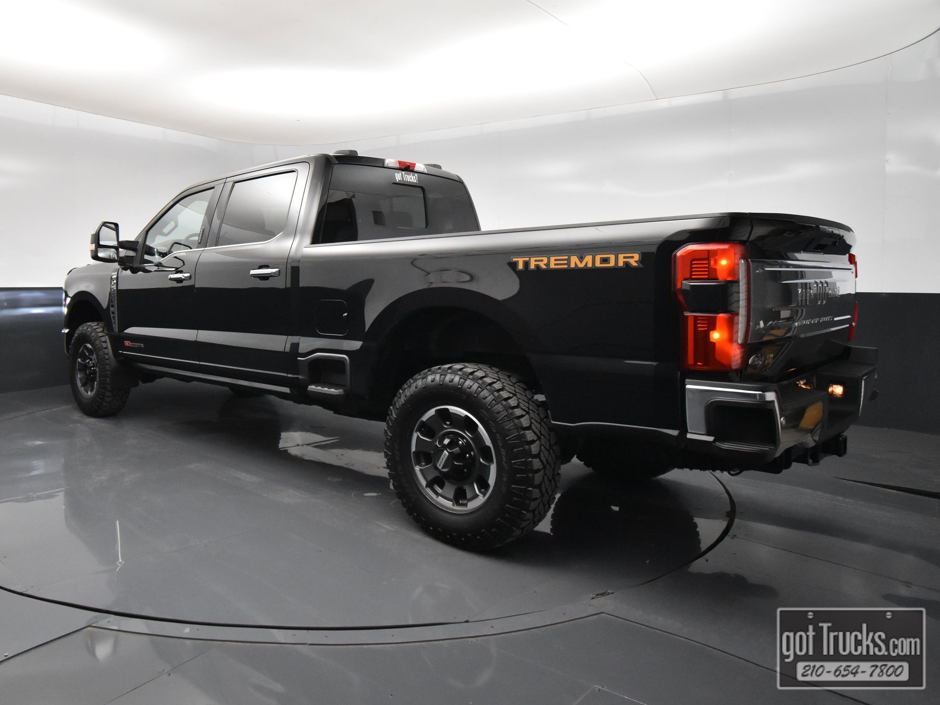 Used 2023 Ford F250 King Ranch w/ Tremor Off-Road Package image 5
