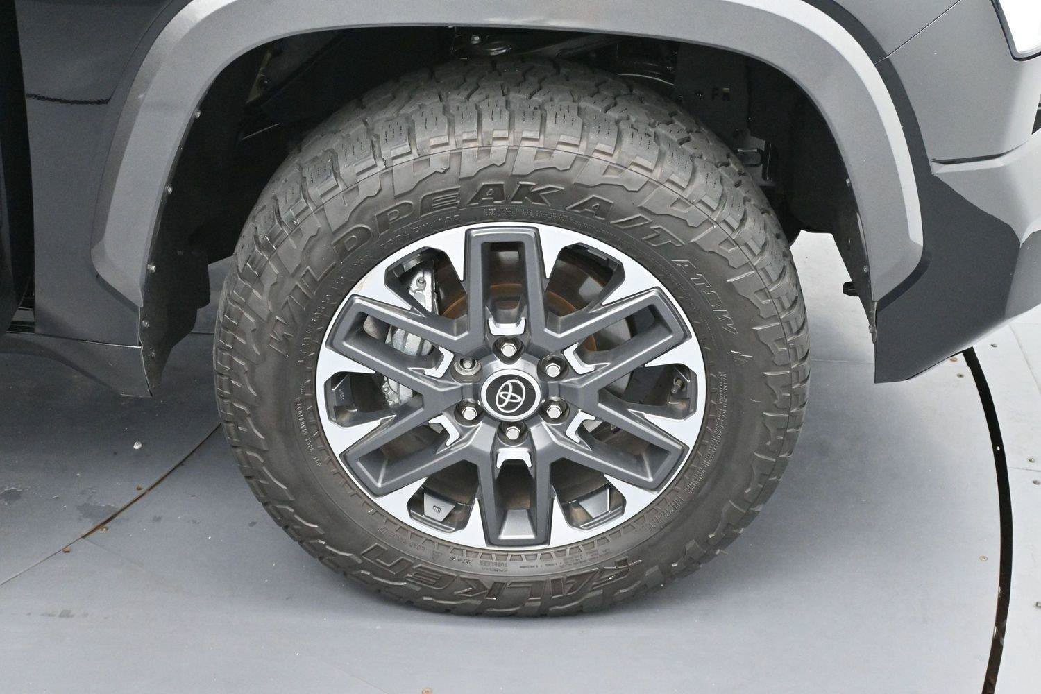 Used 2026 Toyota Tundra Limited AWD/4WD image 34